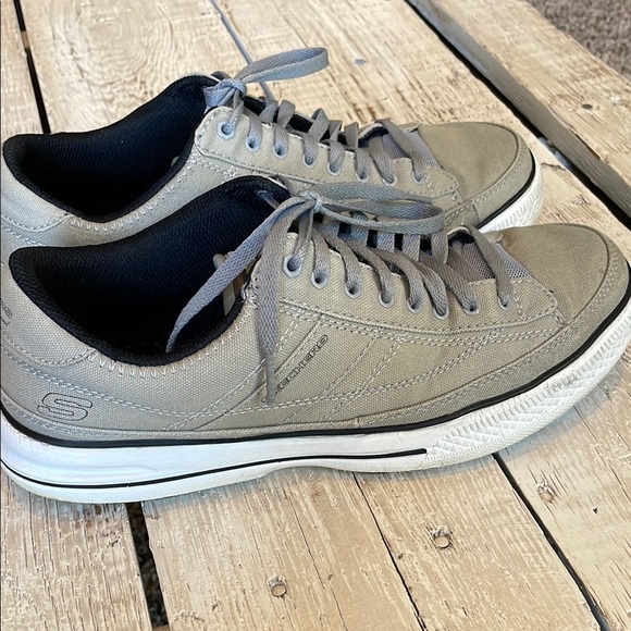 Skechers Men's Light Gray Sneakers - Picture 1 of 9
